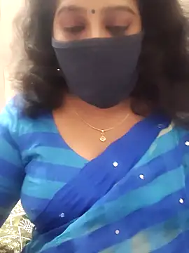 Snapshot of saritha29 chatting on 10/17/25, 04:53 saritha29 online show from 10/17/25, 04:53