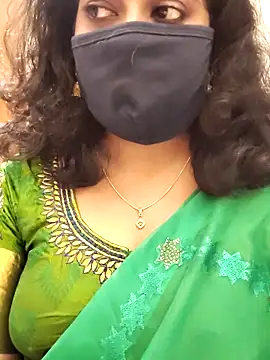 Snapshot of saritha29 chatting on 09/26/25, 06:04 saritha29 online show from 09/26/25, 06:04