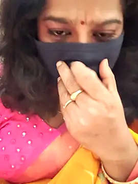 Snapshot of saritha29 chatting on 10/06/25, 04:52 saritha29 online show from 10/06/25, 04:52