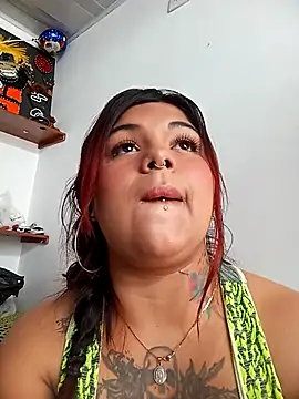 snow belle online show from 10/28/25, 08:30