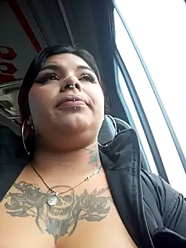 snow belle online show from 12/05/25, 01:32