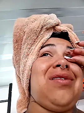 snow belle online show from 10/18/25, 07:27