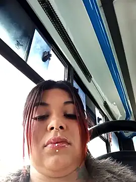 snow belle online show from 11/13/25, 04:22