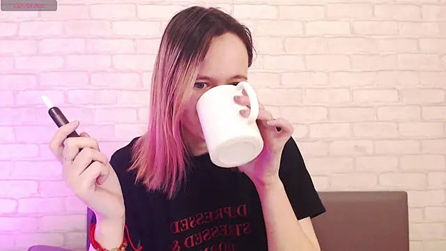 Ericha Stone online show from 04/19/26, 01:17