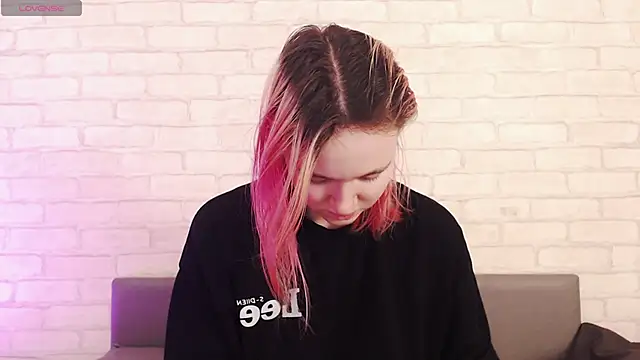 Snapshot of Ericha_Stone chatting on 02/05/26, 02:18 Ericha Stone online show from 02/05/26, 02:18