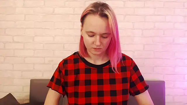 Ericha Stone online show from 11/19/25, 01:16