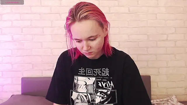 Ericha Stone online show from 10/24/25, 01:59