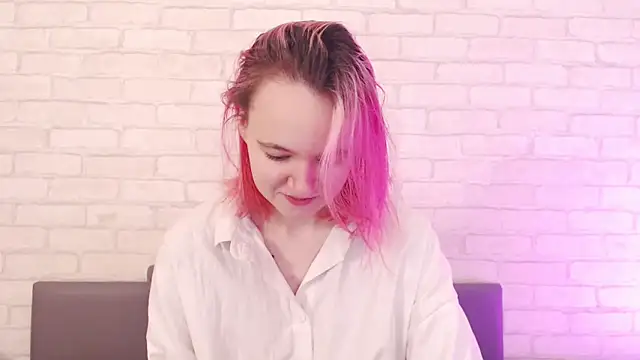 Ericha Stone online show from 12/17/25, 01:32