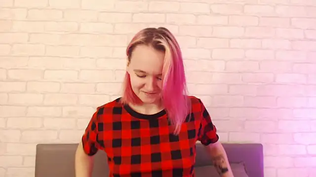 Ericha Stone online show from 11/18/25, 08:06