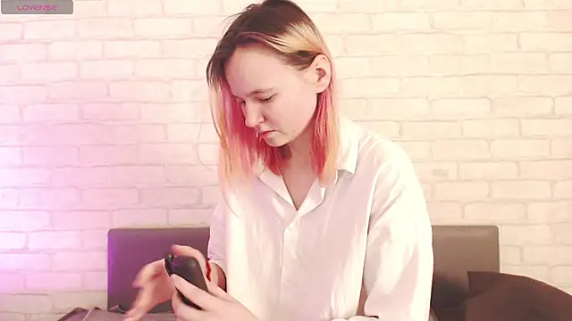 Ericha Stone online show from 03/20/26, 01:39