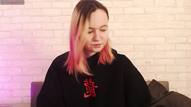 Ericha Stone online show from 03/15/26, 01:23