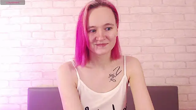 Snapshot of Ericha_Stone chatting on 10/12/25, 01:07 Ericha Stone online show from 10/12/25, 01:07