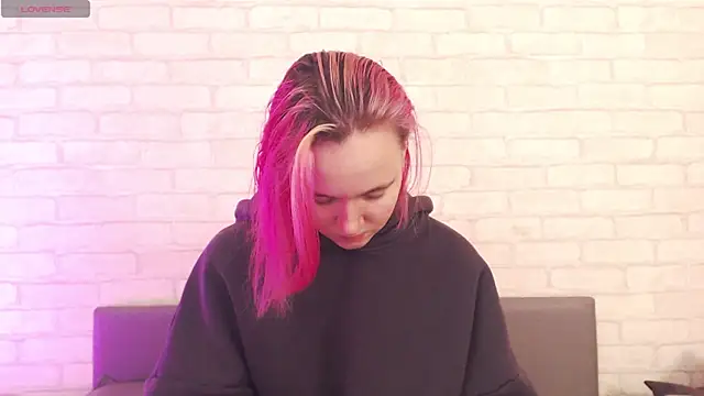 Ericha Stone online show from 11/06/25, 08:07