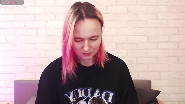 Snapshot of Ericha_Stone chatting on 01/06/26, 08:07 Ericha Stone online show from 01/06/26, 08:07