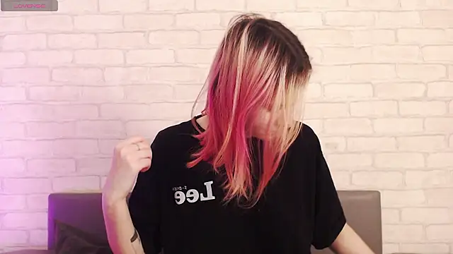 Snapshot of Ericha_Stone chatting on 02/03/26, 02:10 Ericha Stone online show from 02/03/26, 02:10