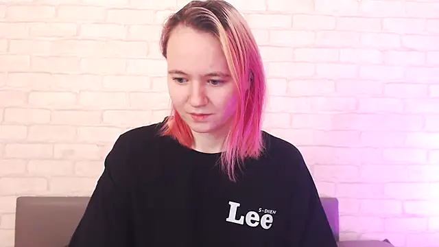 Ericha Stone online show from 12/19/25, 01:20