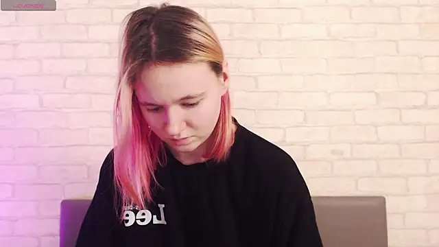 Snapshot of Ericha_Stone chatting on 02/03/26, 02:53 Ericha Stone online show from 02/03/26, 02:53