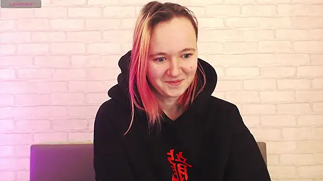 Snapshot of Ericha_Stone chatting on 01/09/26, 01:23 Ericha Stone online show from 01/09/26, 01:23