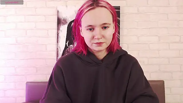 Ericha Stone online show from 09/29/25, 01:23