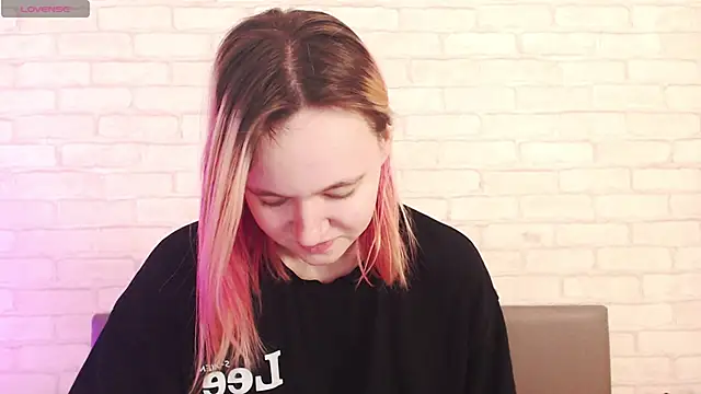 Snapshot of Ericha_Stone chatting on 02/20/26, 01:35 Ericha Stone online show from 02/20/26, 01:35