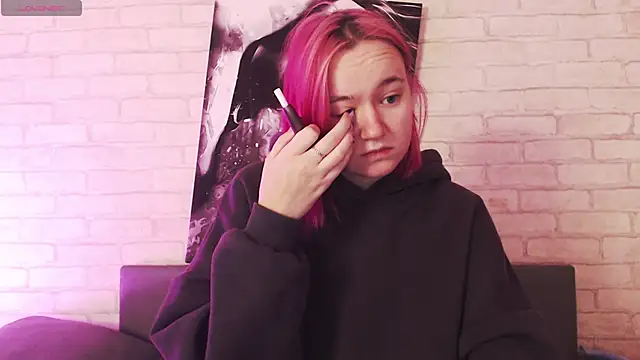 Ericha Stone online show from 09/23/25, 01:34