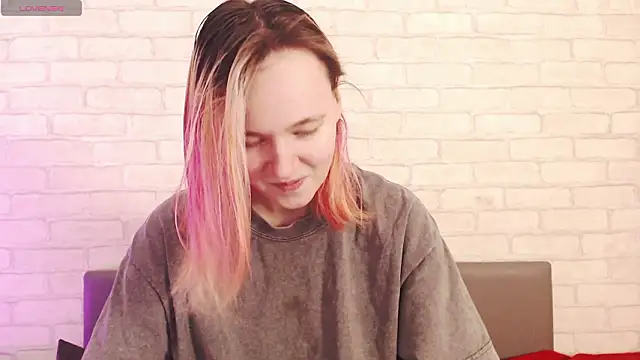 Snapshot of Ericha_Stone chatting on 02/27/26, 01:17 Ericha Stone online show from 02/27/26, 01:17