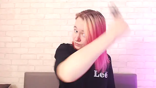 Ericha Stone online show from 12/04/25, 08:02