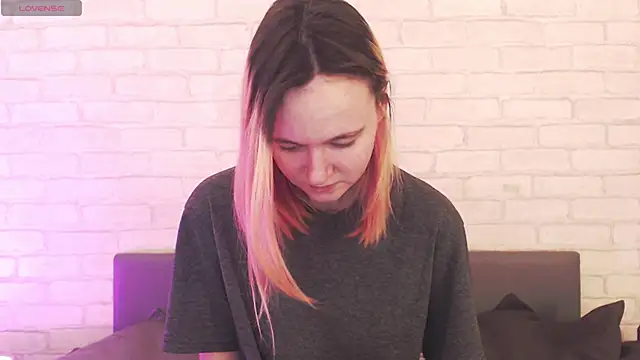 Ericha Stone online show from 04/01/26, 01:41