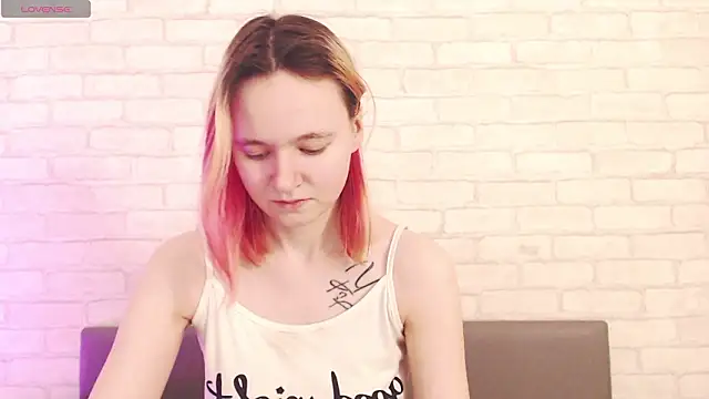 Snapshot of Ericha_Stone chatting on 02/12/26, 01:16 Ericha Stone online show from 02/12/26, 01:16