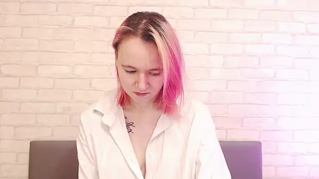 Ericha Stone online show from 12/14/25, 01:56