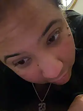 StylishEchium online show from 11/11/25, 09:31