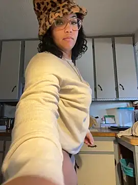 StylishEchium online show from 11/26/25, 07:58