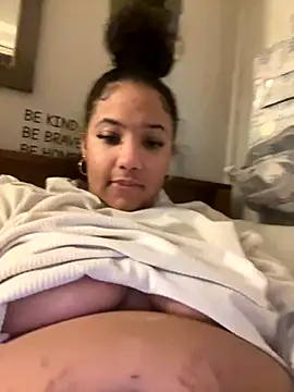 StylishEchium online show from 11/29/25, 06:52