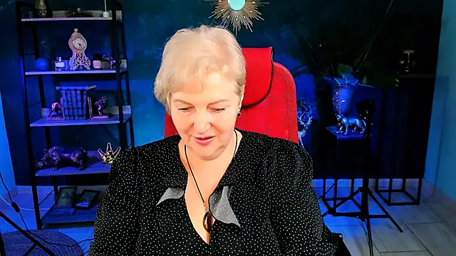 MaryMogan online show from 10/27/25, 04:46