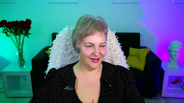 MaryMogan online show from 11/17/25, 04:49