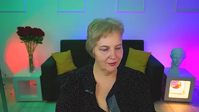 MaryMogan online show from 11/11/25, 05:02