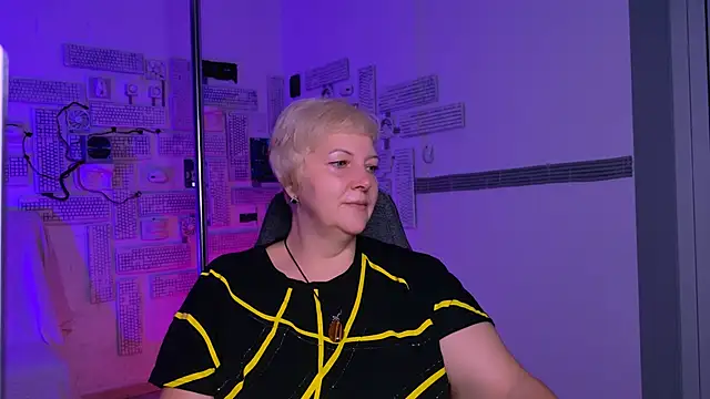 Snapshot of MaryMogan chatting on 09/09/25, 08:24 MaryMogan online show from 09/09/25, 08:24