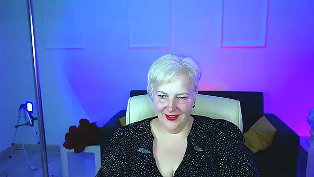 Snapshot of MaryMogan chatting on 09/13/25, 04:29 MaryMogan online show from 09/13/25, 04:29