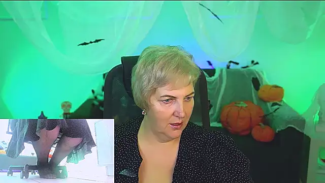 MaryMogan online show from 10/21/25, 04:12