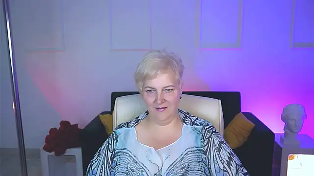 Snapshot of MaryMogan chatting on 09/11/25, 08:36 MaryMogan online show from 09/11/25, 08:36