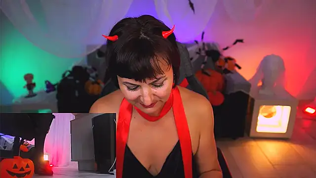 HelenBeler online show from 10/30/25, 12:25