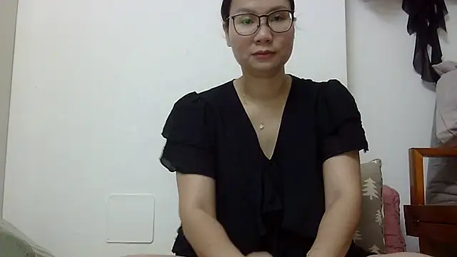 Snapshot of Kiko_sunflower chatting on 07/05/26, 04:52 Kiko sunflower online show from 07/05/26, 04:52