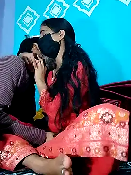 Pahadi couple online show from 12/19/25, 05:21