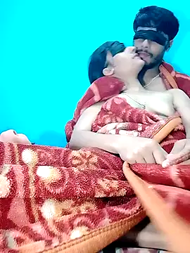 Snapshot of Pahadi_couple chatting on 10/18/25, 05:26 Pahadi couple online show from 10/18/25, 05:26