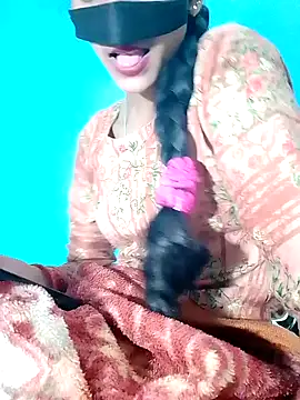 Pahadi couple online show from 11/11/25, 05:52