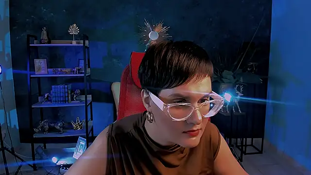 LauraDavidsons online show from 11/21/25, 04:50