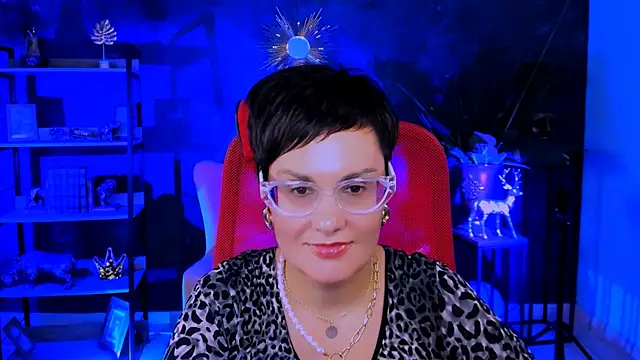 LauraDavidsons online show from 11/28/25, 01:11