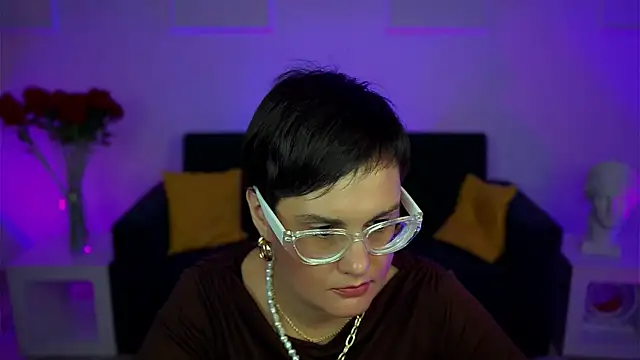 LauraDavidsons online show from 11/22/25, 08:08