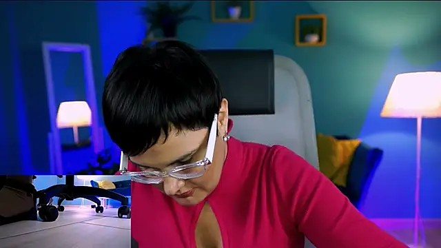 LauraDavidsons online show from 12/14/25, 07:30