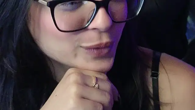 Gia flame  online show from 10/21/25, 03:50